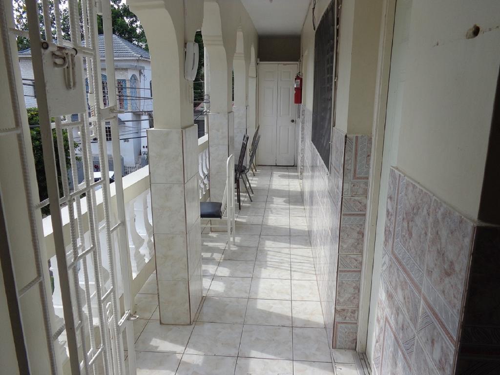 Bethel Court Guesthouse Montego Bay Eksteriør bilde